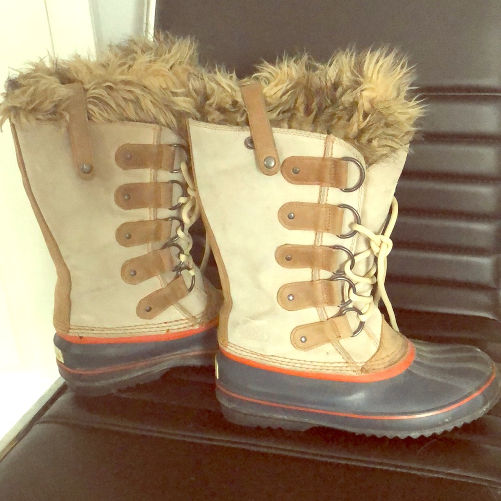 Used / Worn Beige Tall Sorel Tie Up Faux Fur Boots